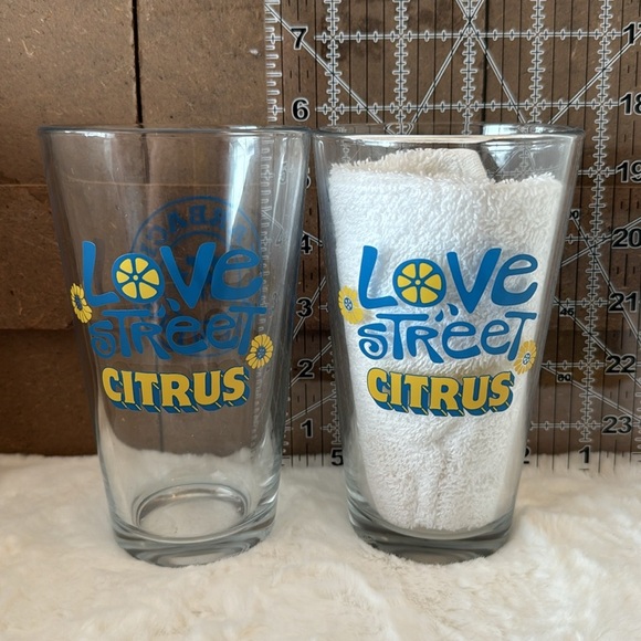 Karbach Brewing- 2 Pint Glasses - Picture 3 of 4